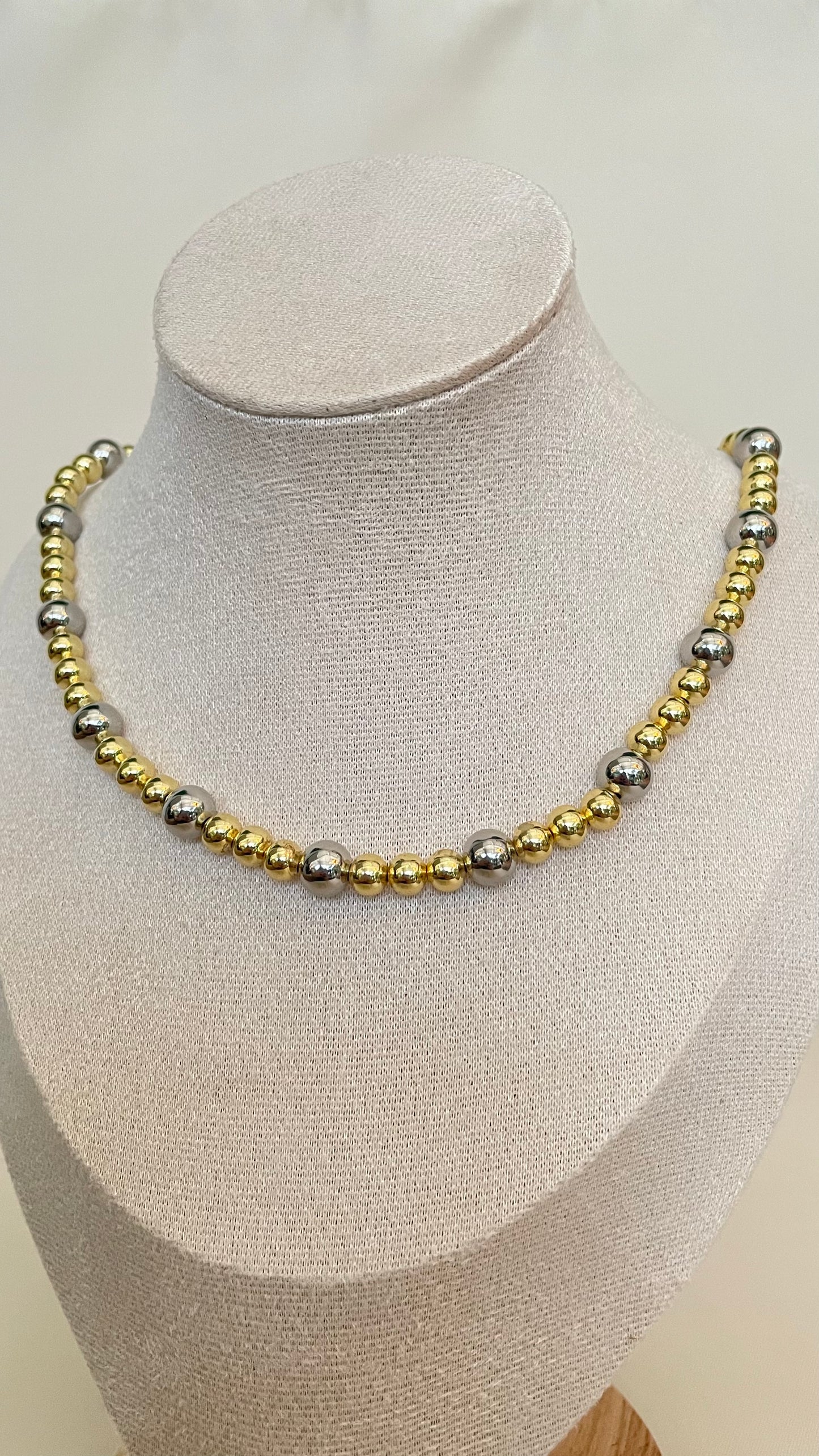 Collares de balines