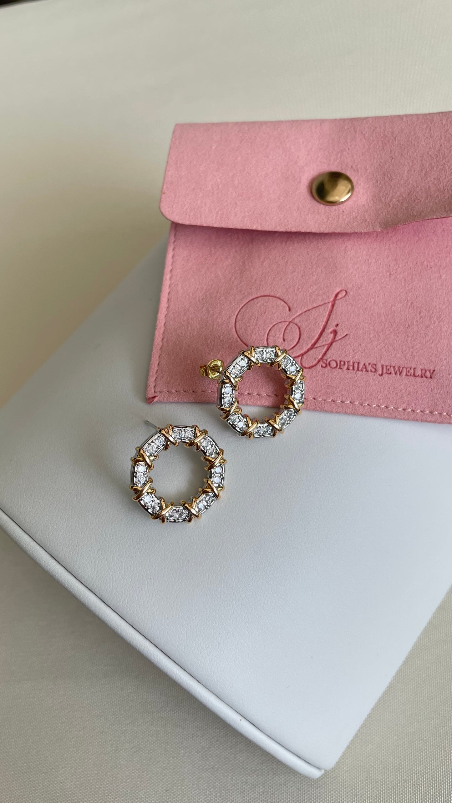 Aretes de microcirconia