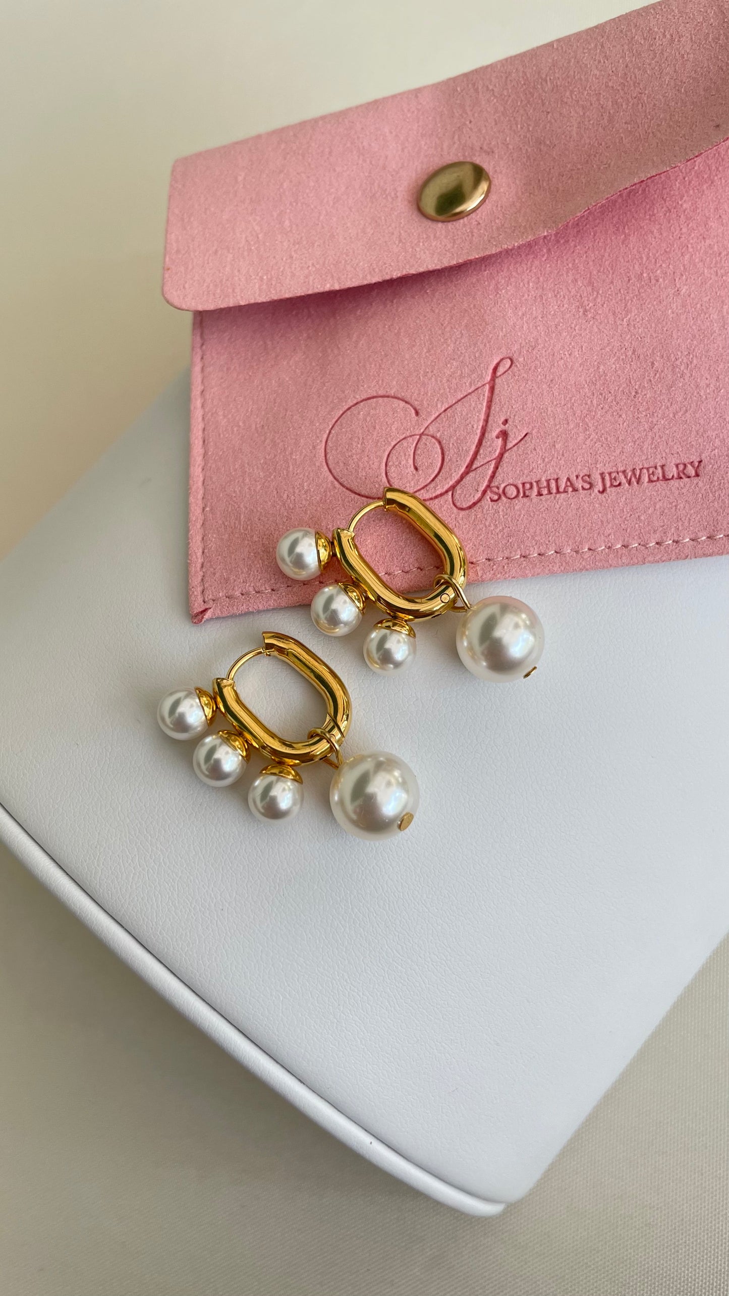 Aretes de perla medianos