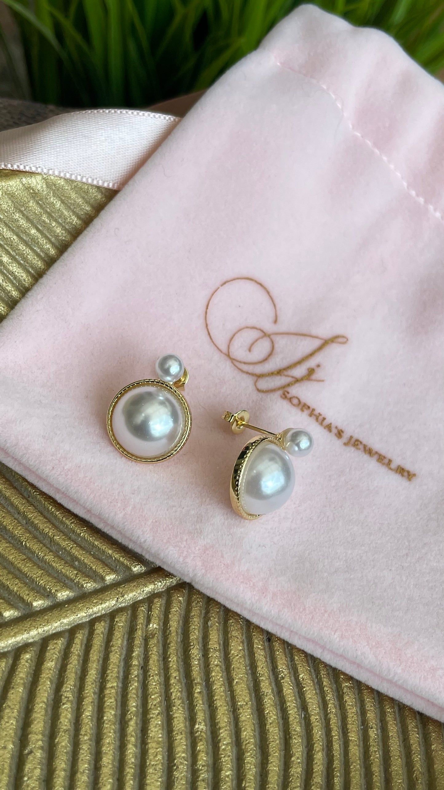 Aretes de perla medianos