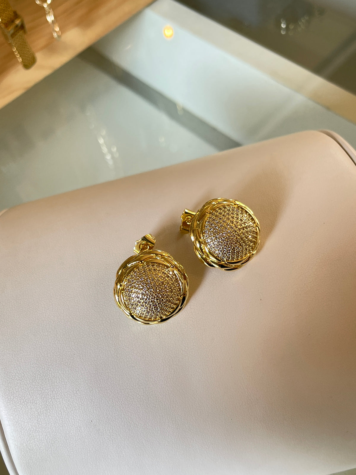 Aretes de microcirconia