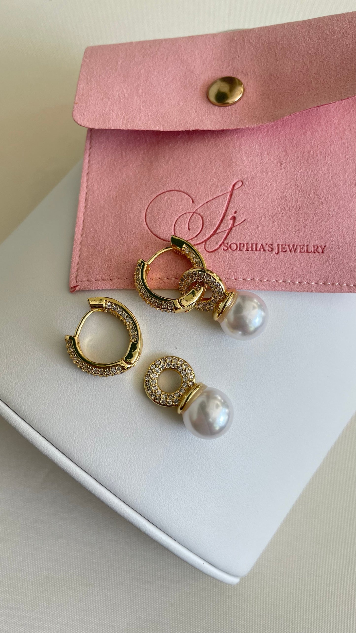 Aretes de perla medianos