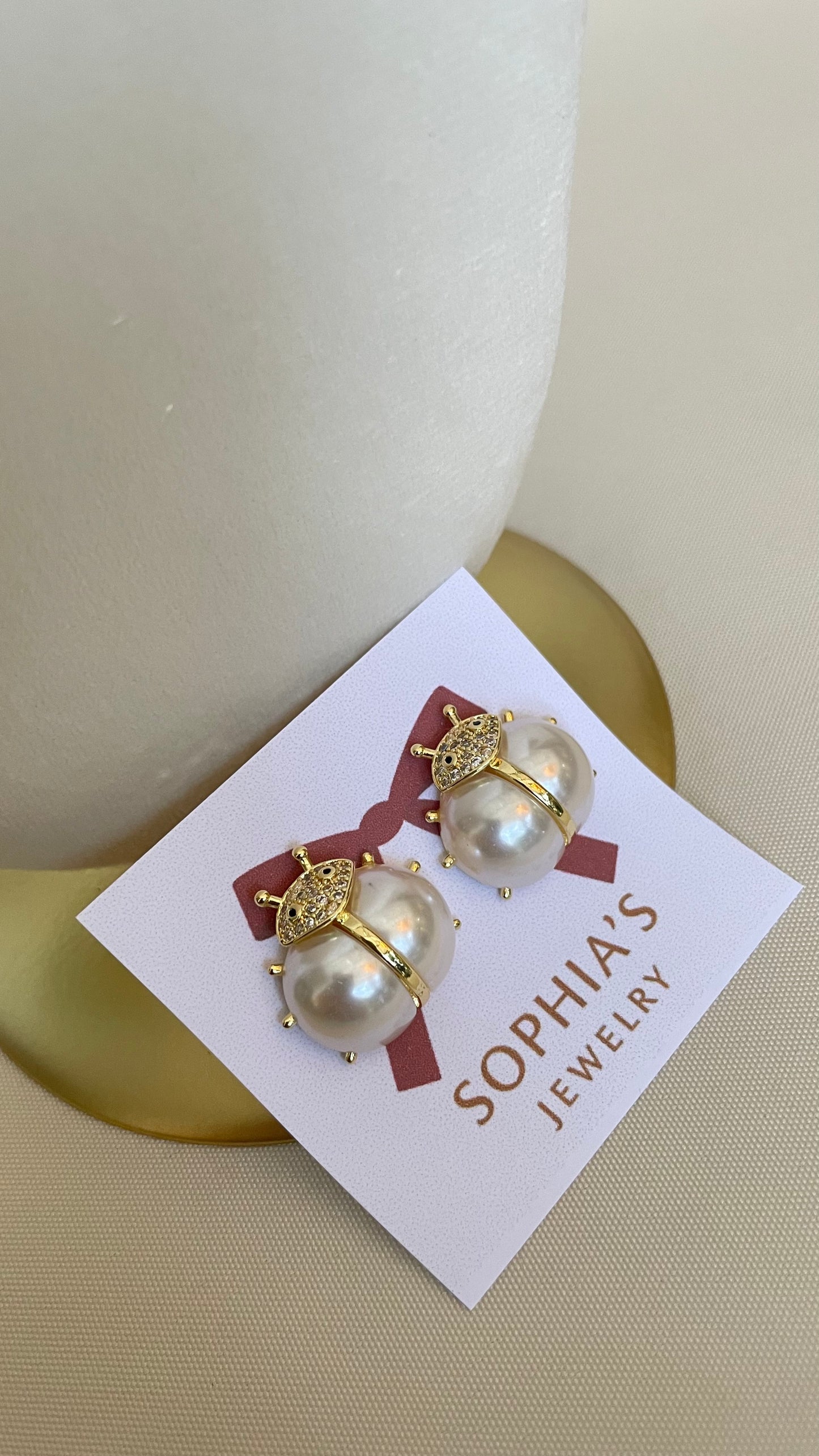 Aretes de perla medianos