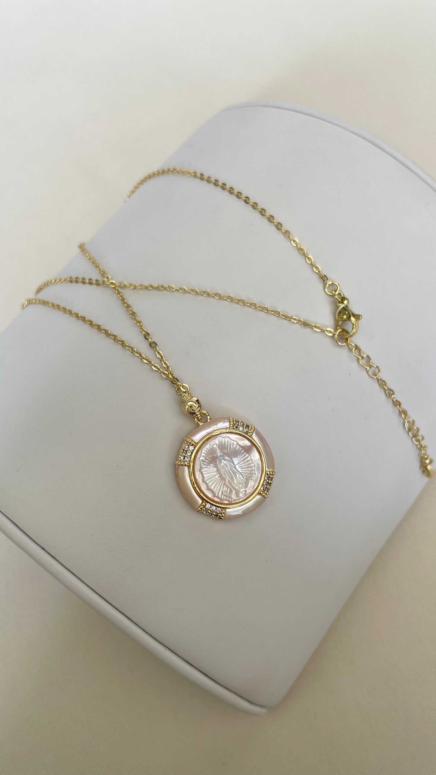 Cadenas medalla religiosa