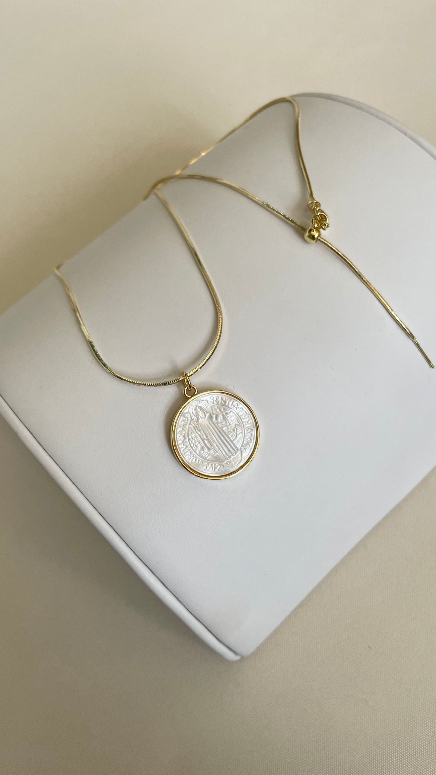 San Benito doble escapularios y religiosas