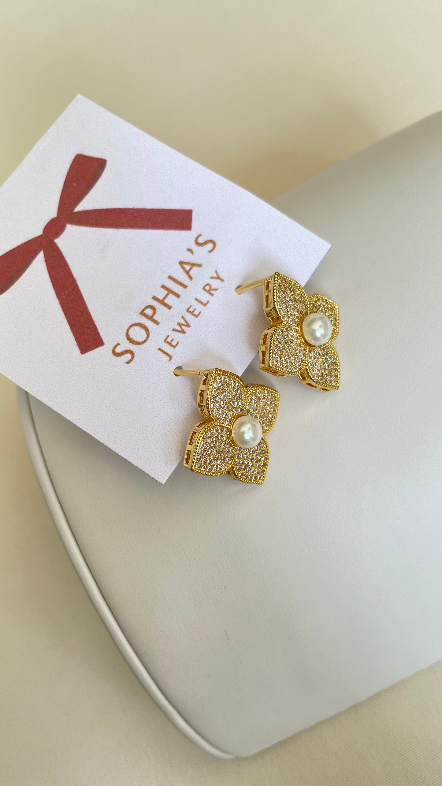 Aretes de perla medianos