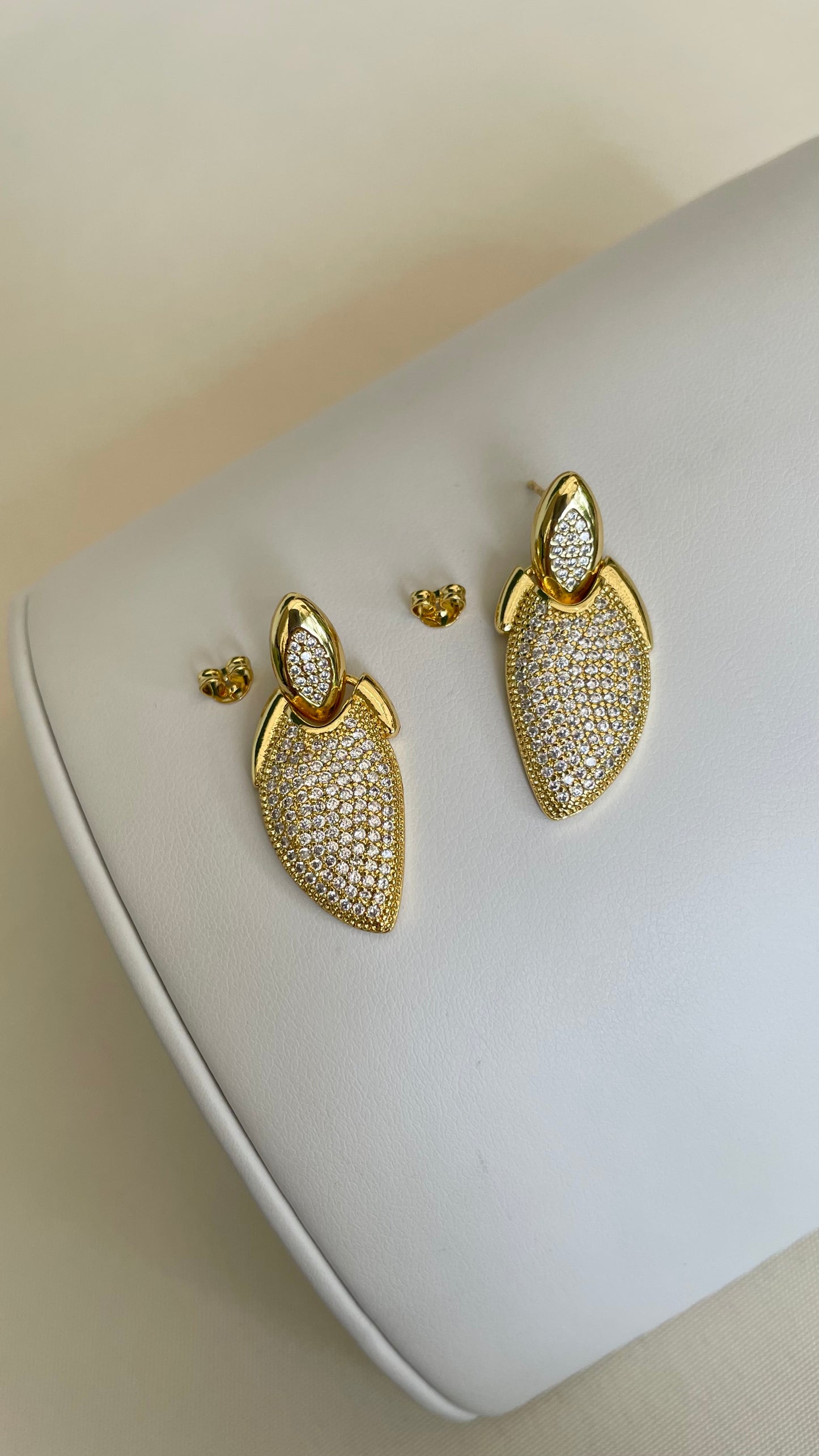 Aretes de microcirconia