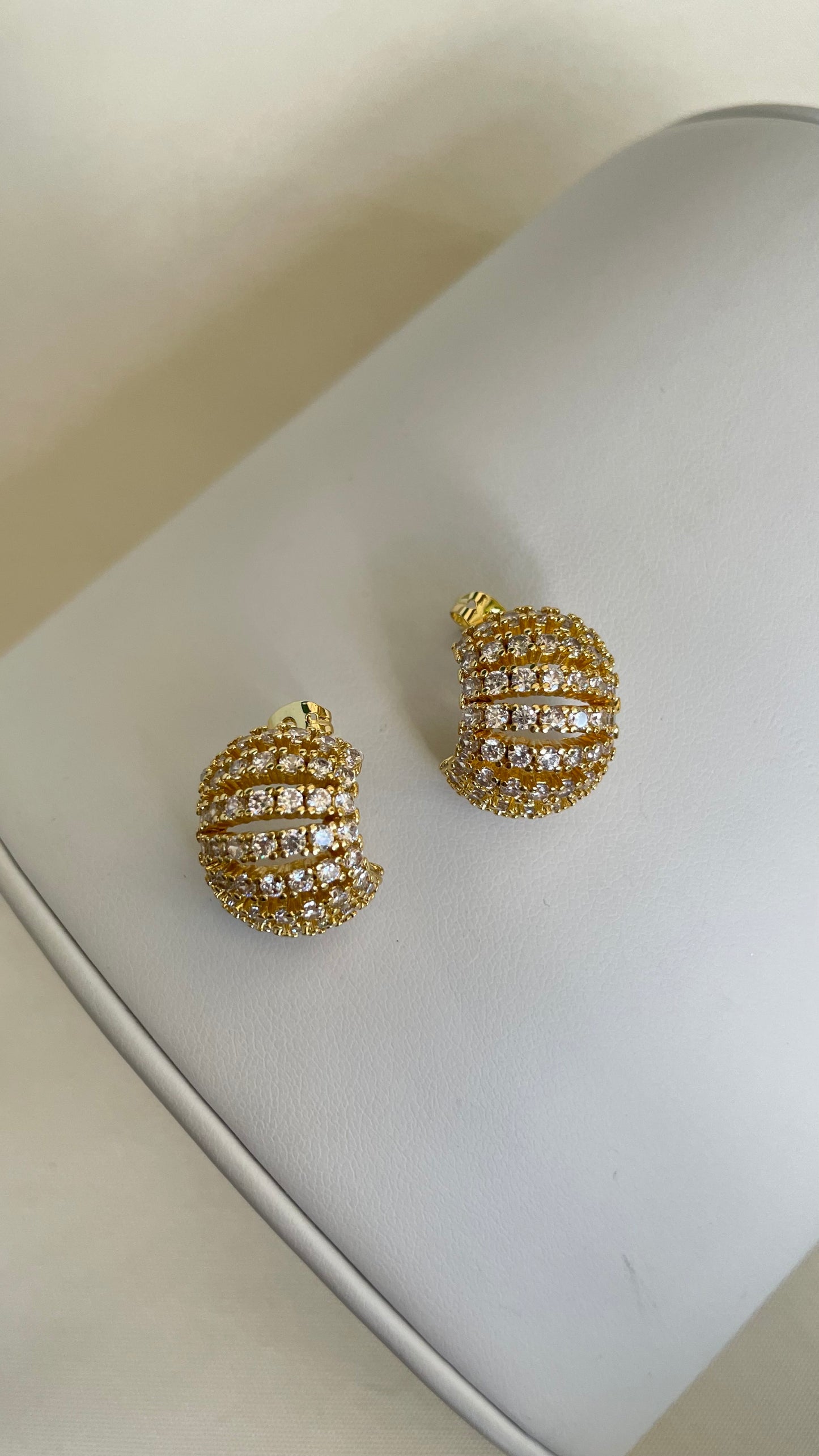 Aretes de microcirconia