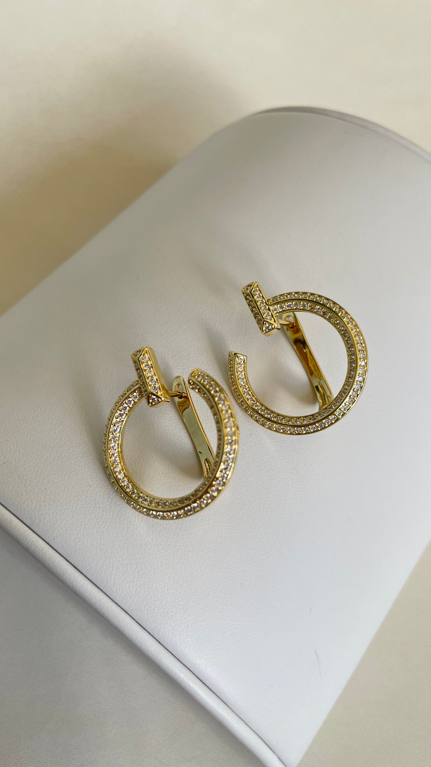 Aretes de microcirconia