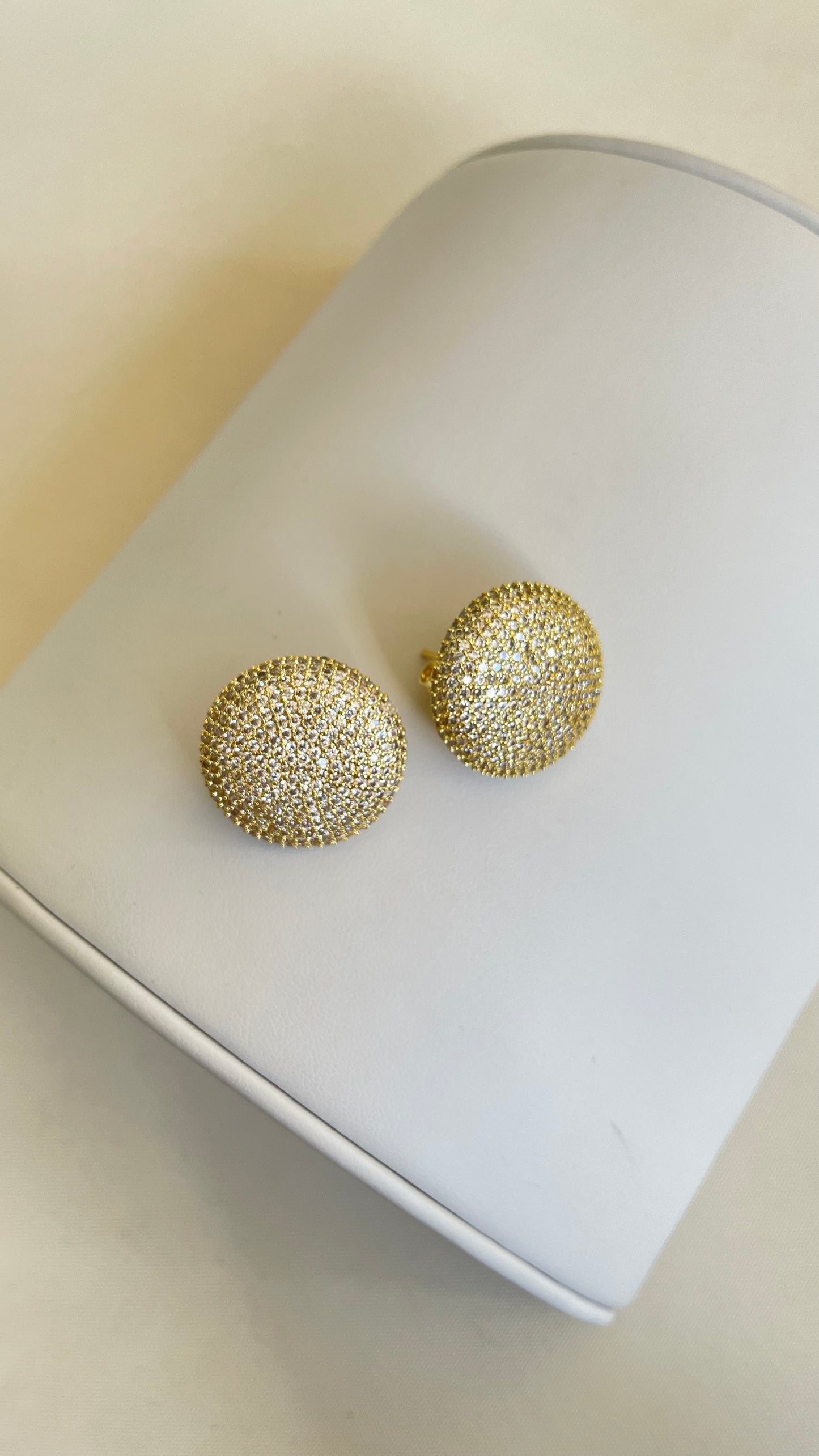 Aretes de microcirconia