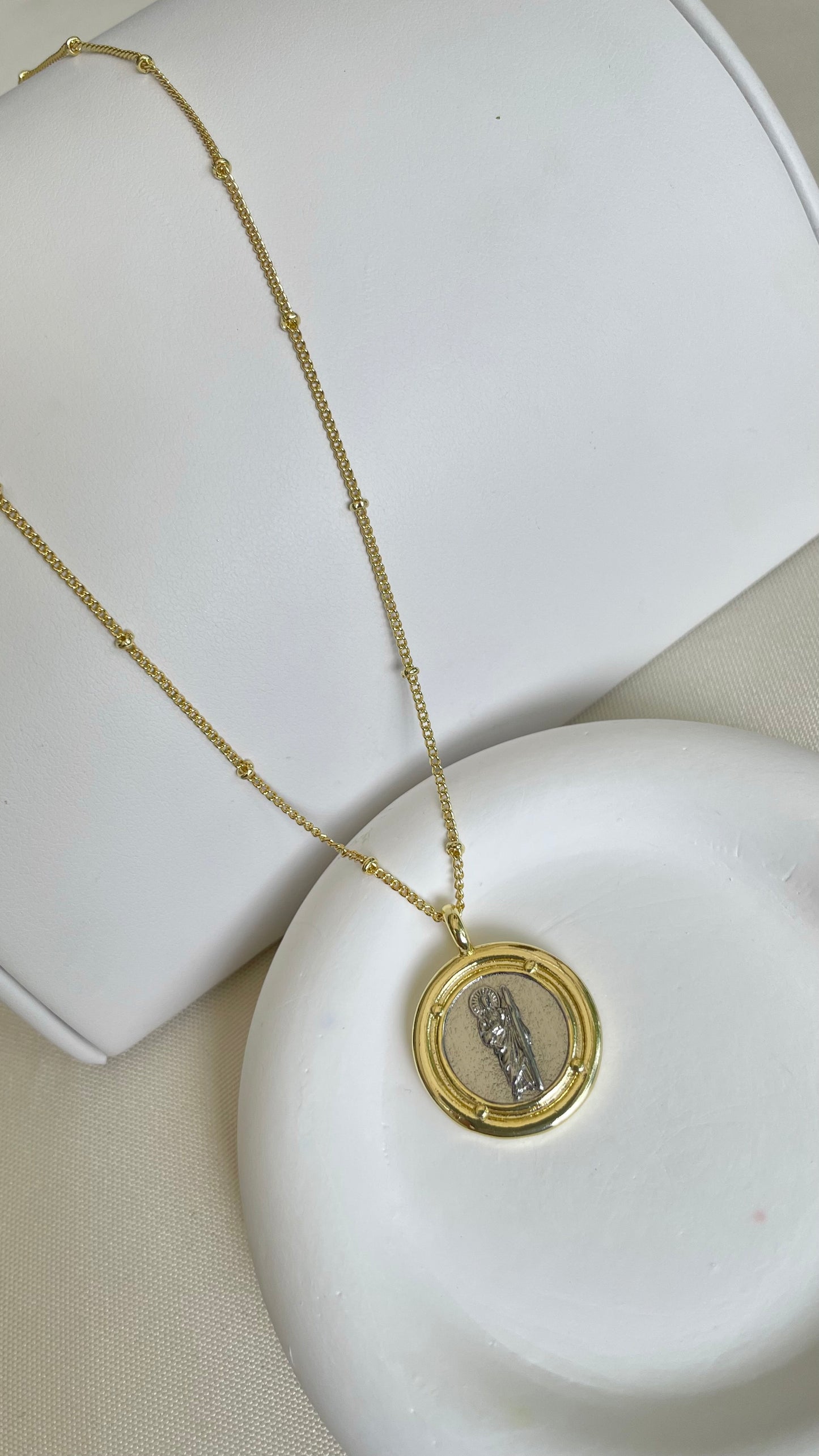 Cadenas medalla religiosa