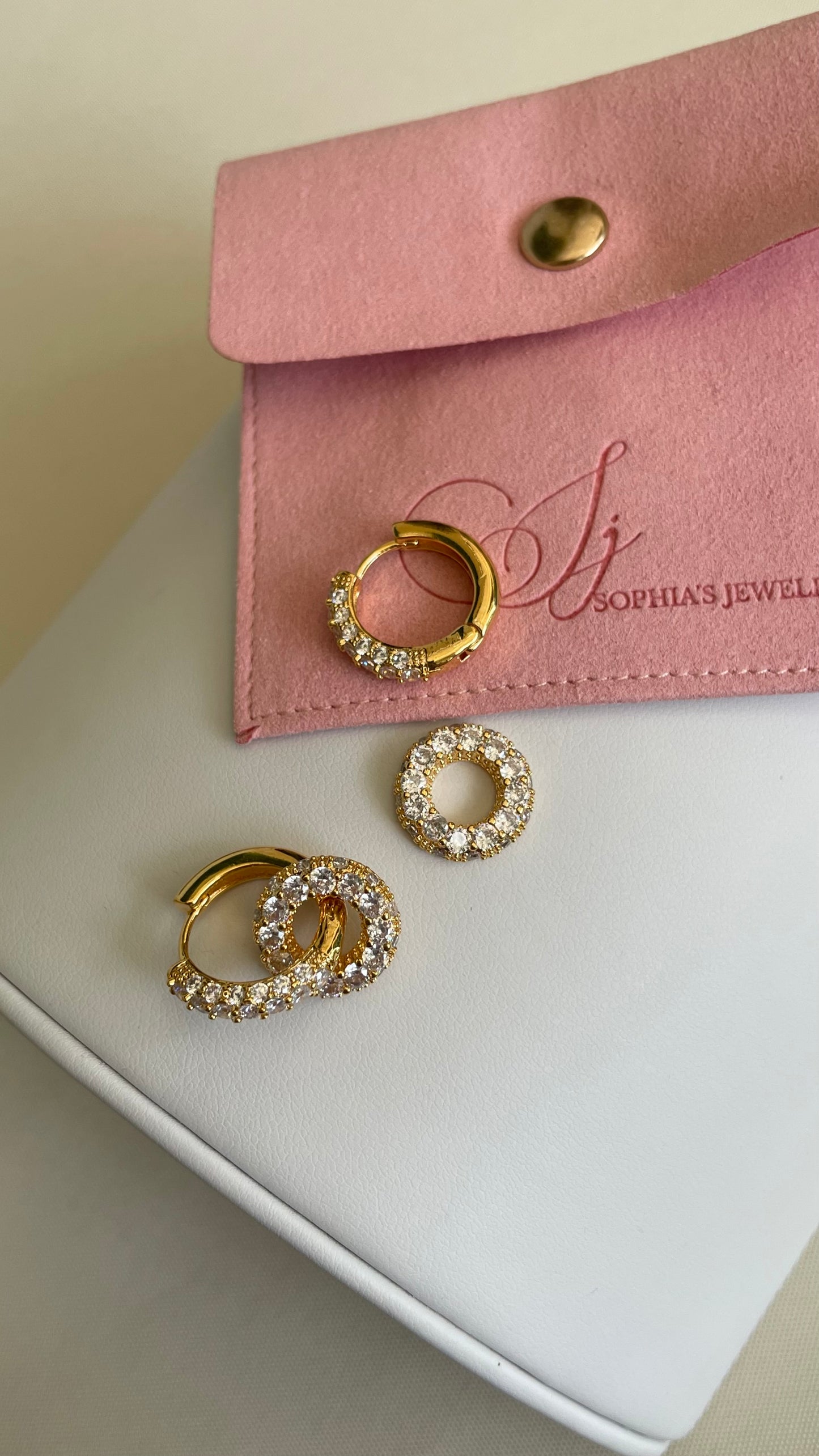 Aretes de microcirconia