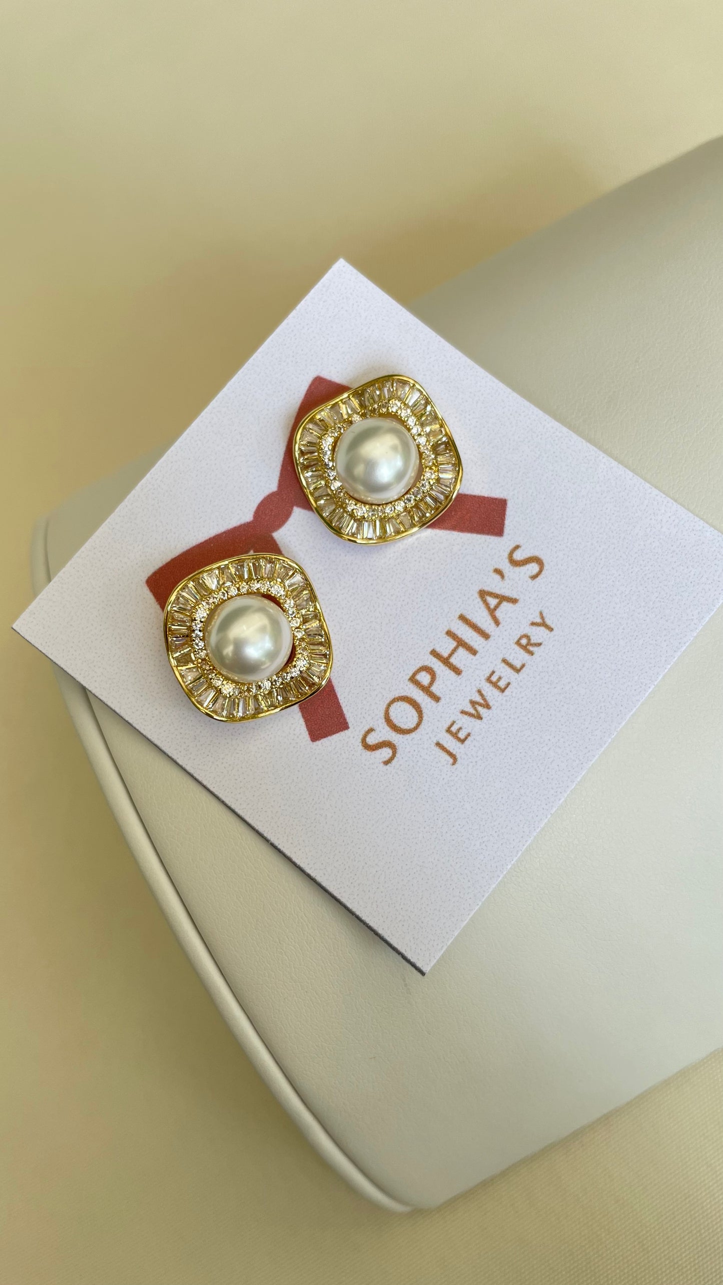 Aretes de perla medianos