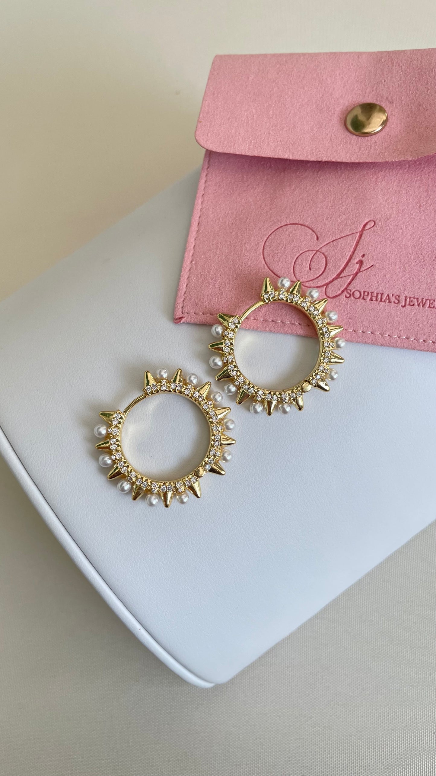 Aretes de perla medianos