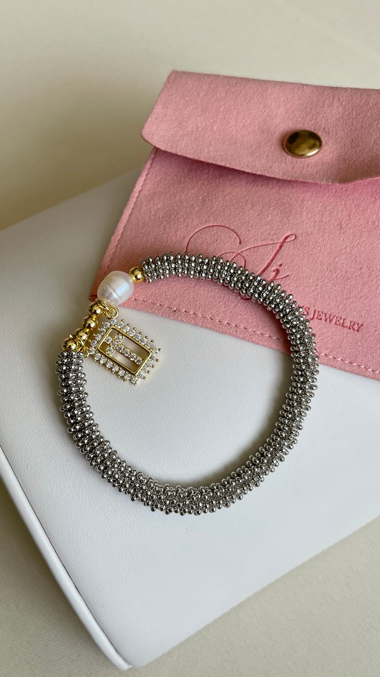 Pulsera ajustable