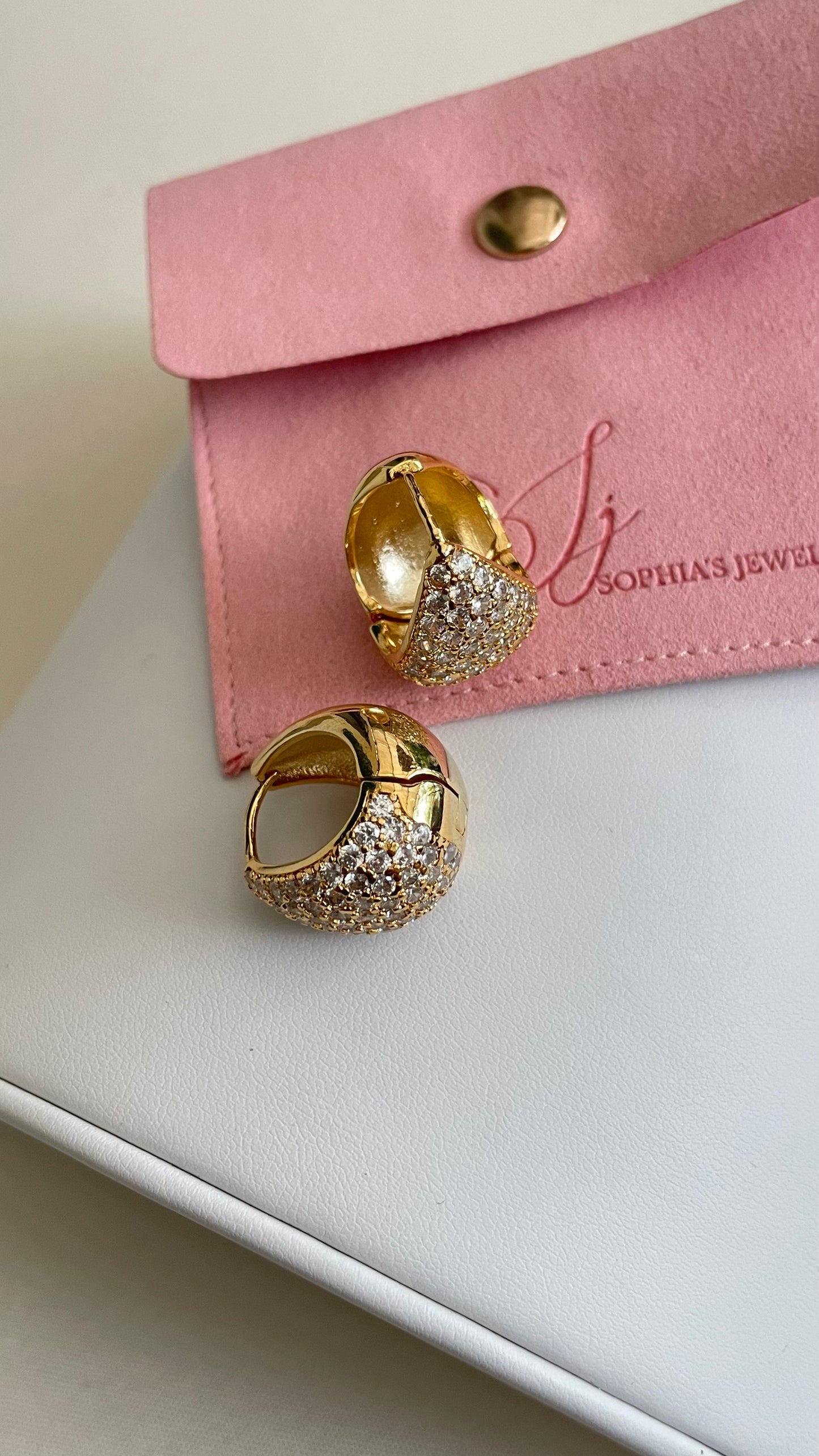 Aretes de microcirconia