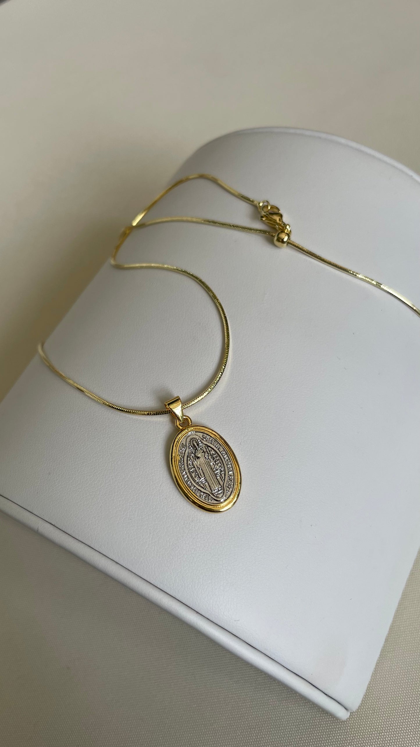 San Benito doble escapularios y religiosas