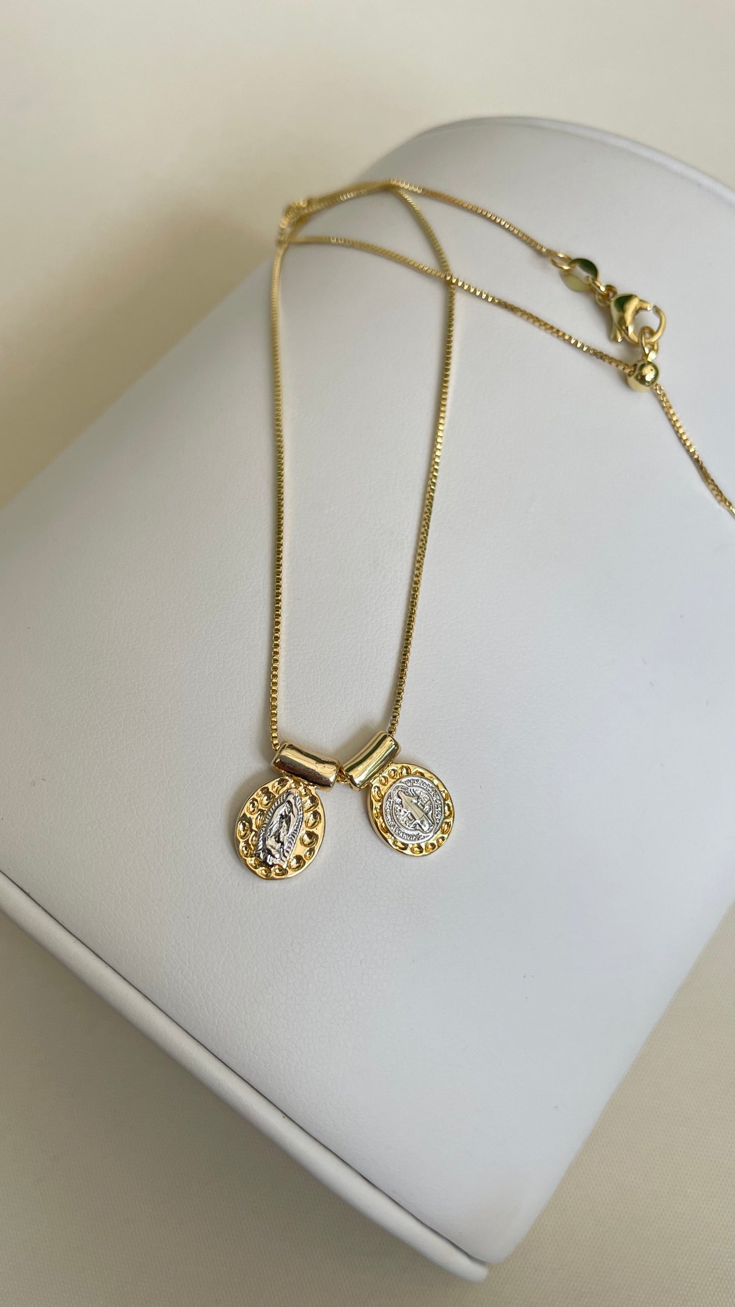 San Benito doble escapularios y religiosas