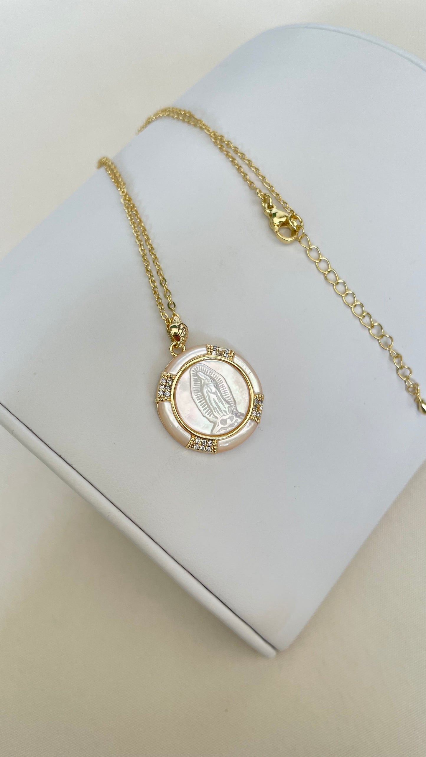 Cadenas medalla religiosa