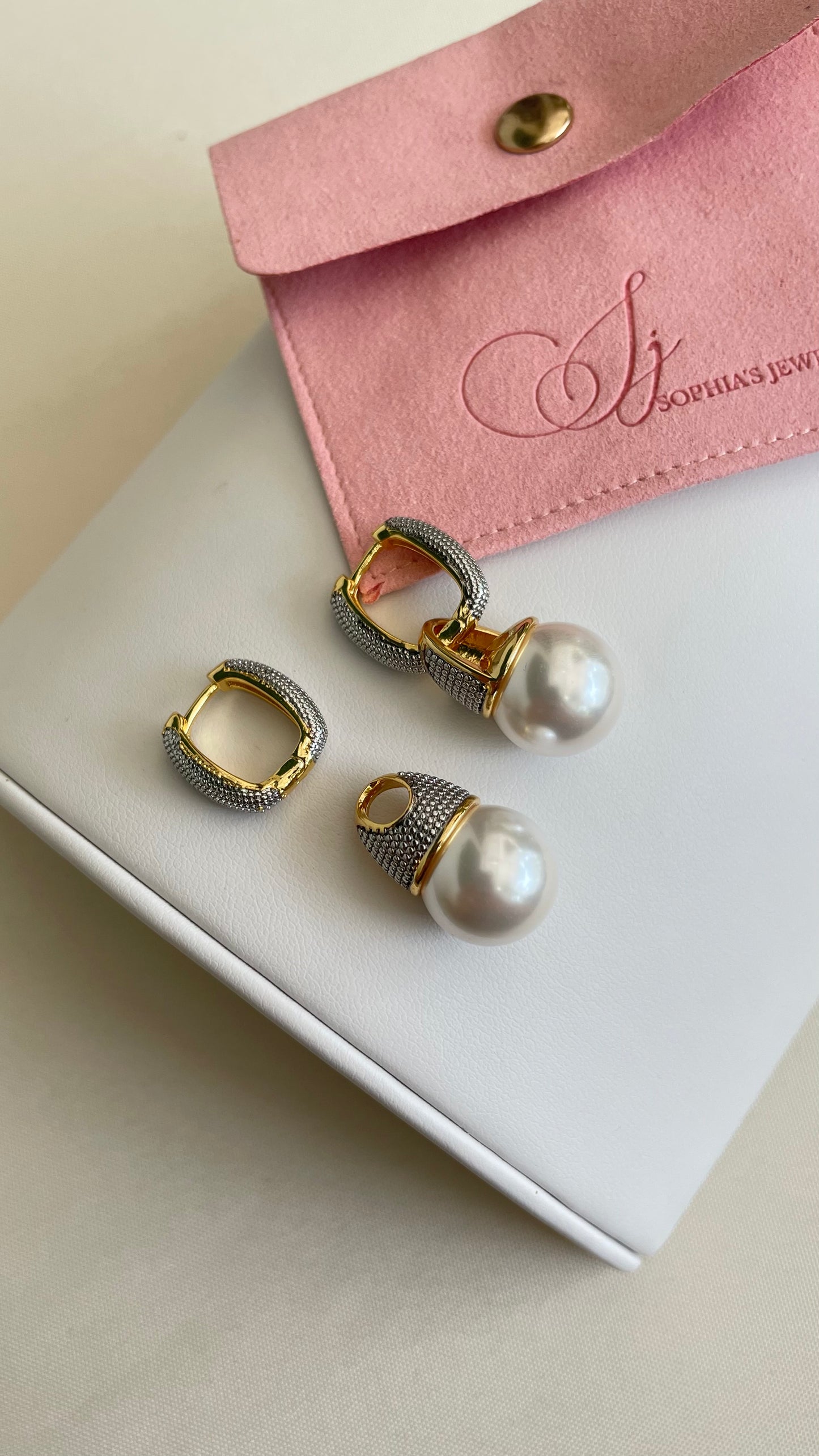 Aretes de perla medianos