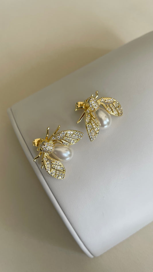 Aretes de perla medianos