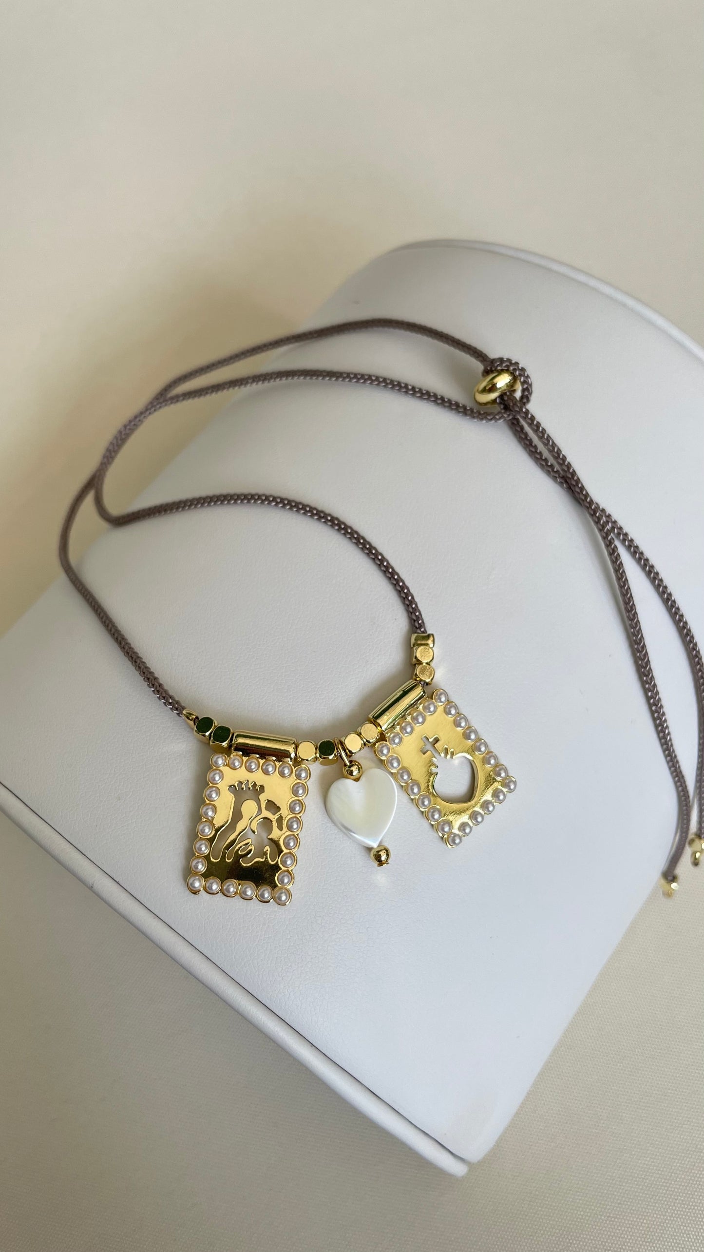 San Benito doble escapularios y religiosas